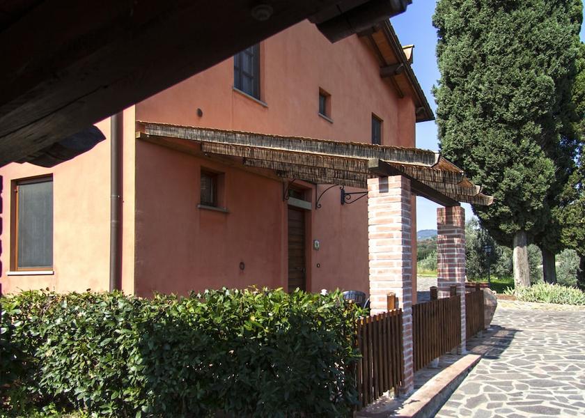 Tuscany Capraia e Limite Terrace