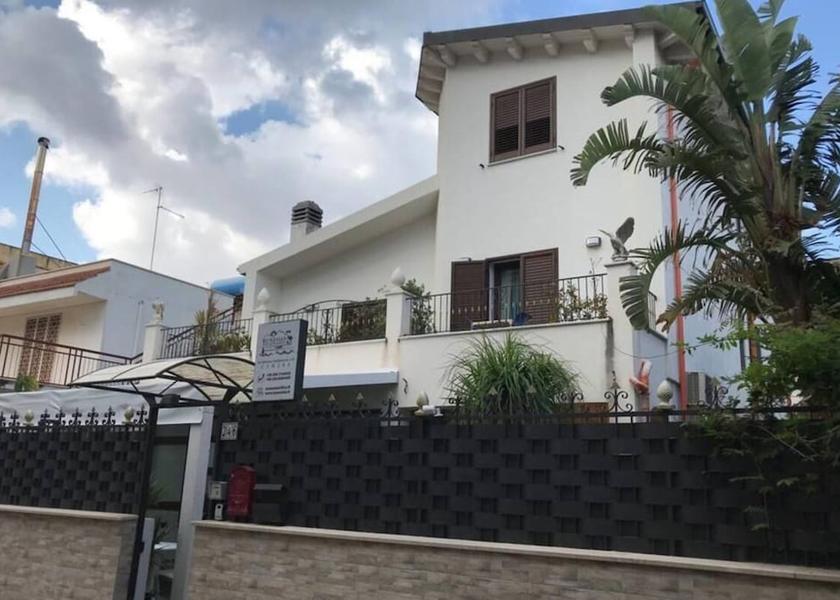 Sicily Cinisi Facade