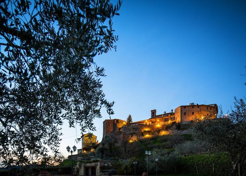 Umbria Gualdo Cattaneo Front of property
