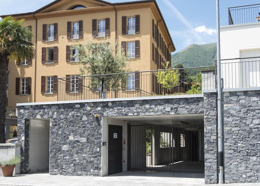 Lombardy Griante Parking