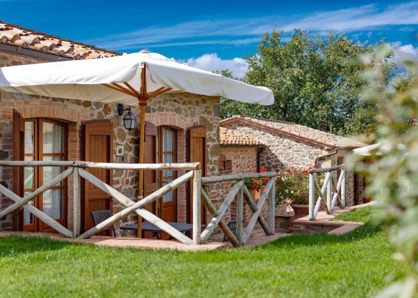 Tuscany Cinigiano Hotel Exterior