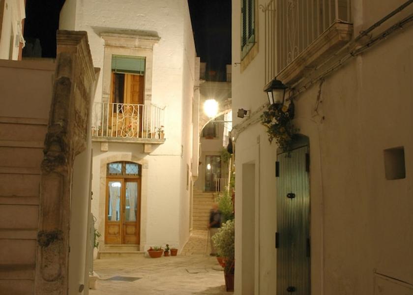Puglia Locorotondo Facade