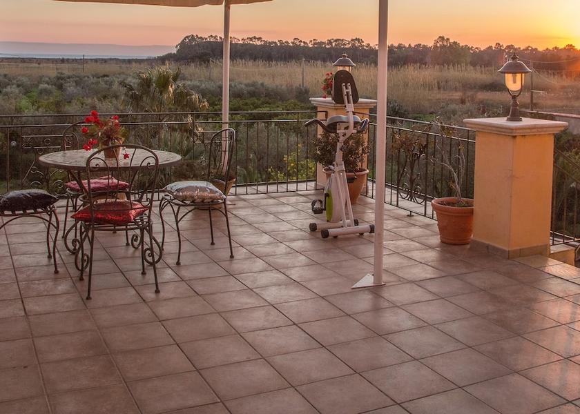 Calabria Gizzeria Terrace
