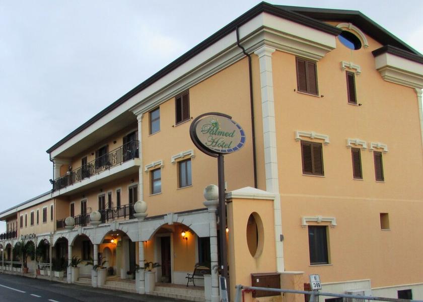 Calabria Gizzeria Facade