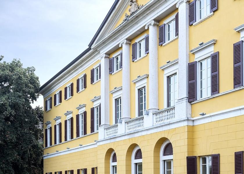 Veneto Lazise Exterior Detail