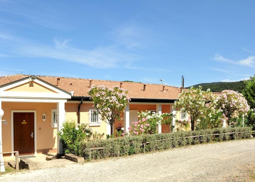 Tuscany Gavorrano Exterior Detail