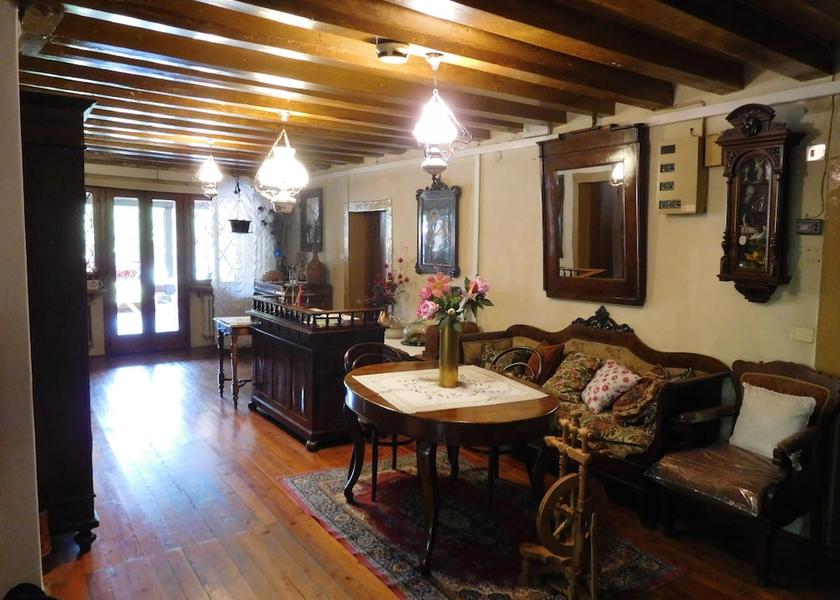 Veneto Fonzaso Interior Entrance