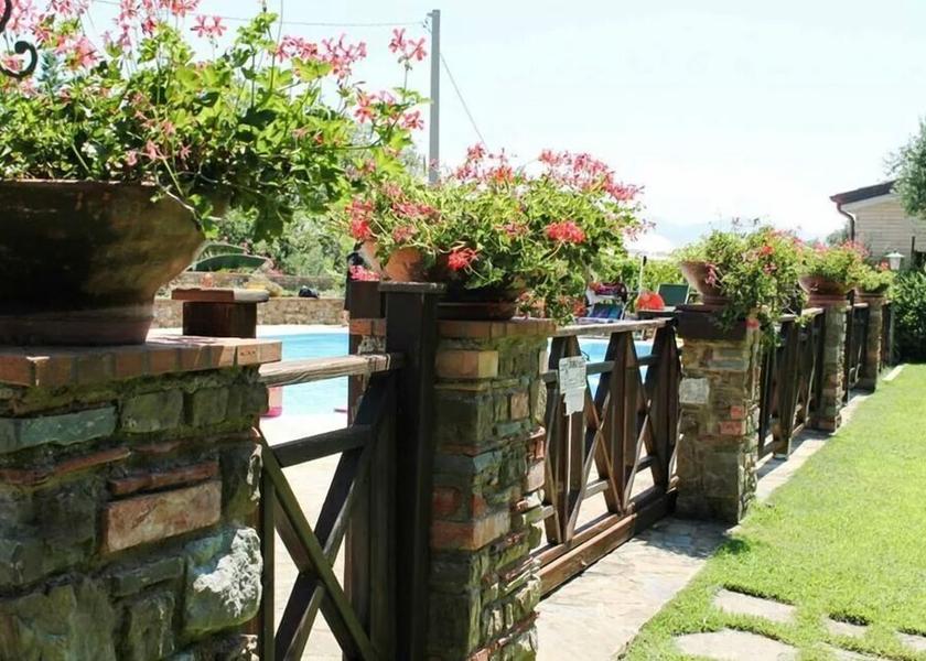 Campania Casal Velino Exterior Detail