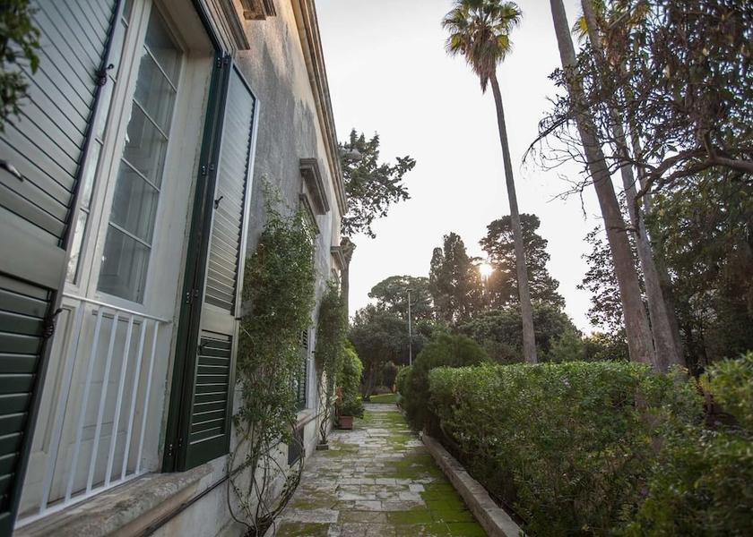 Puglia Cursi Exterior Detail