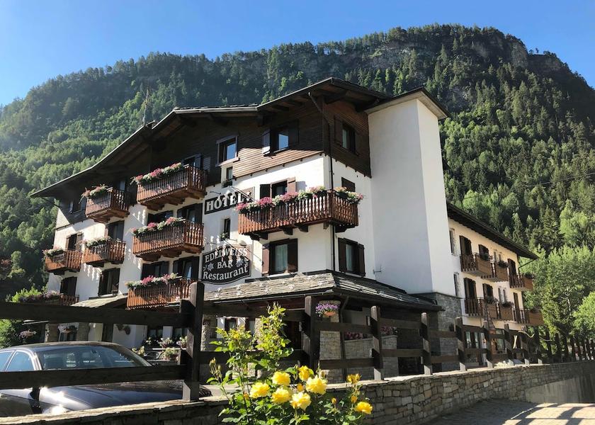 Valle d'Aosta Pre-Saint-Didier Front of property