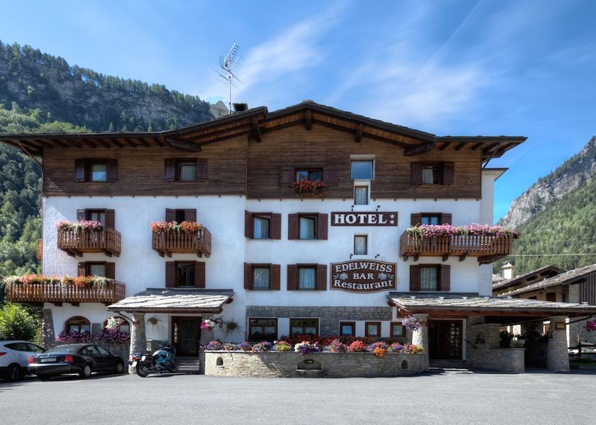 Valle d'Aosta Pre-Saint-Didier Front of property