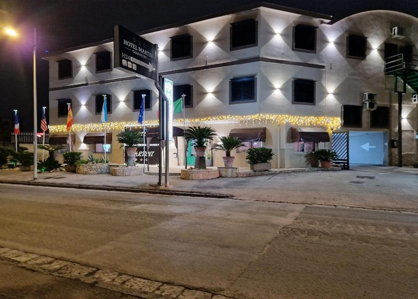 Campania Casavatore Front of property - evening/night