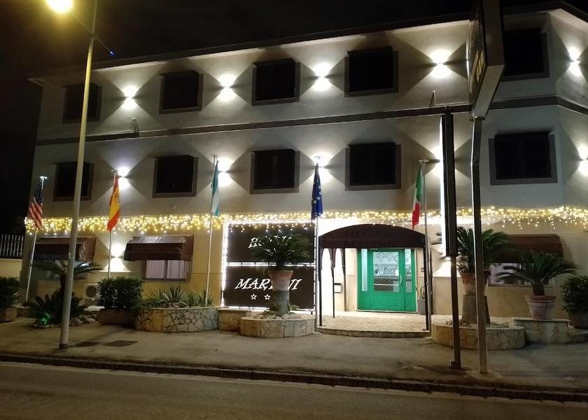 Campania Casavatore Front of property - evening/night
