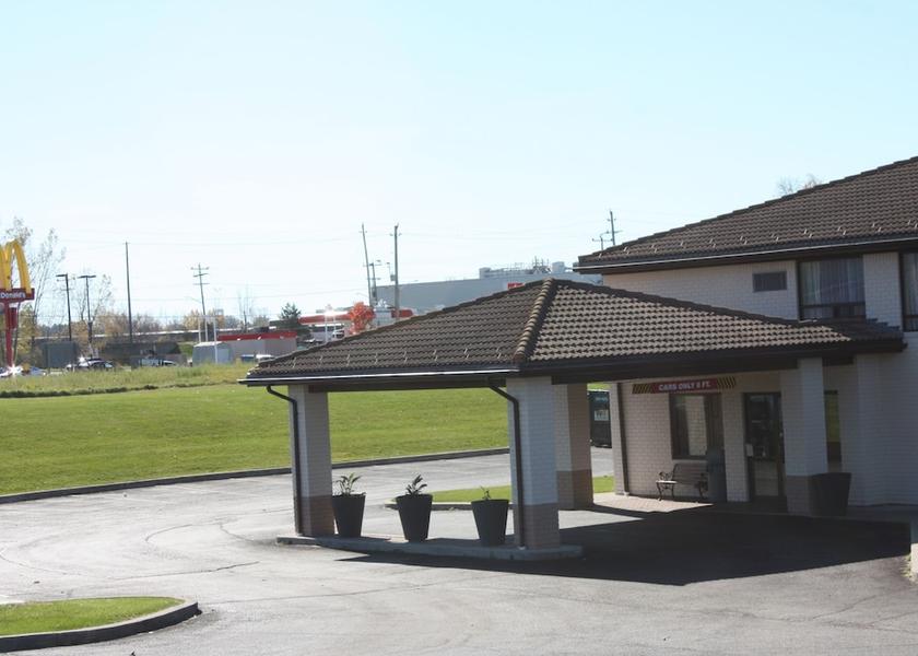 Ontario Trenton Facade