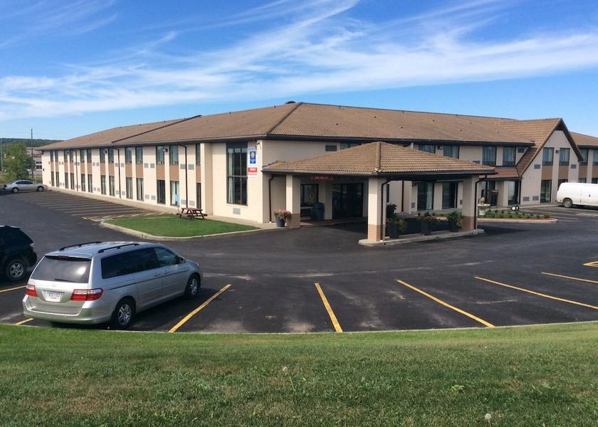 Ontario Trenton Facade