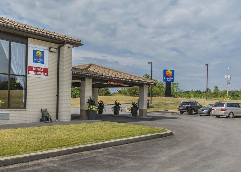 Ontario Trenton Exterior Detail