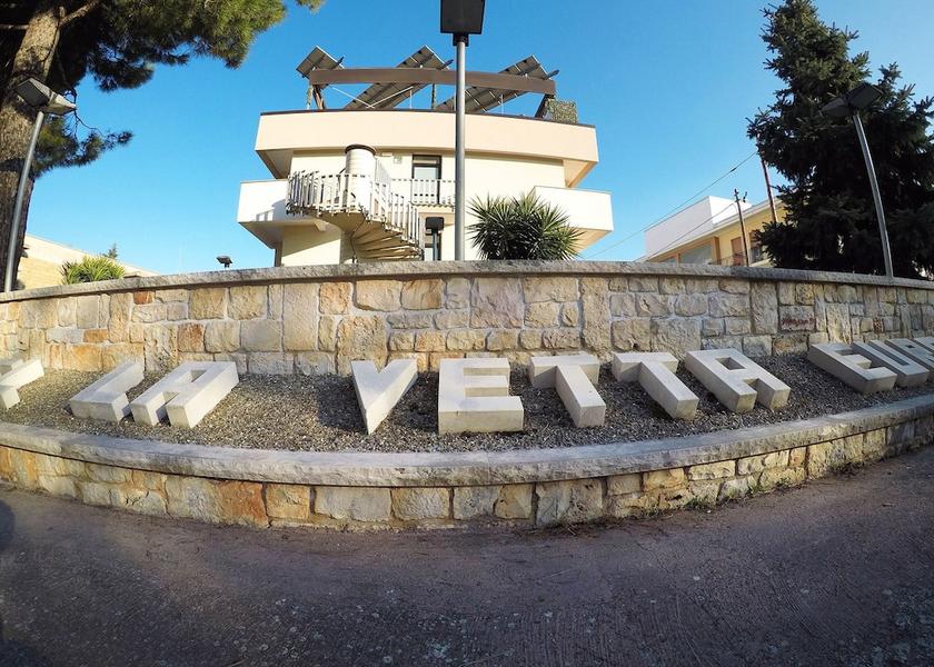 Puglia Castellana Grotte Exterior Detail