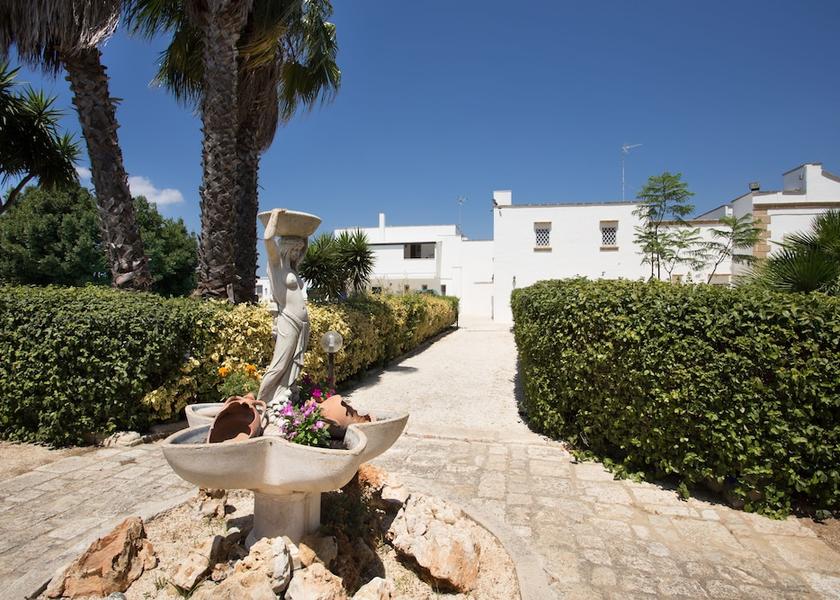 Puglia Tuglie Exterior detail
