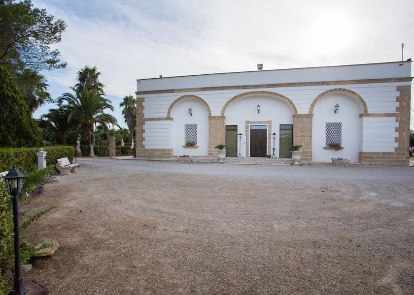 Puglia Tuglie Front of property