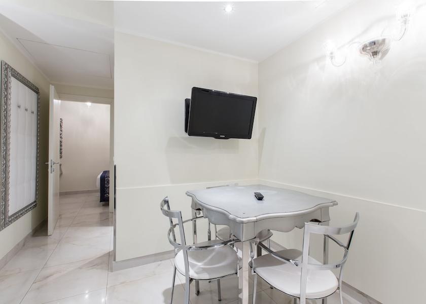 Veneto Venice In-Room Dining