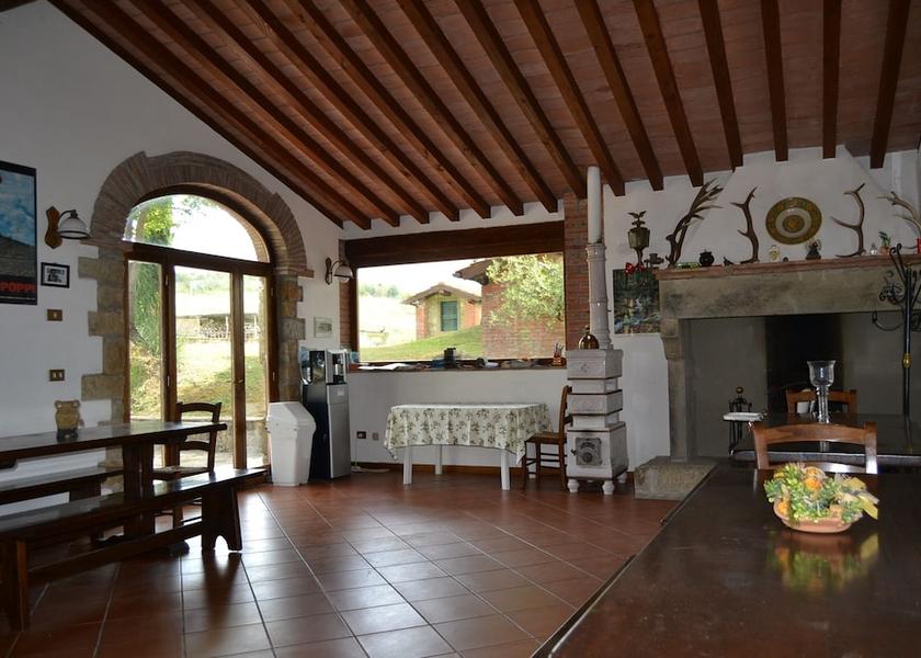 Tuscany Poppi Interior Entrance