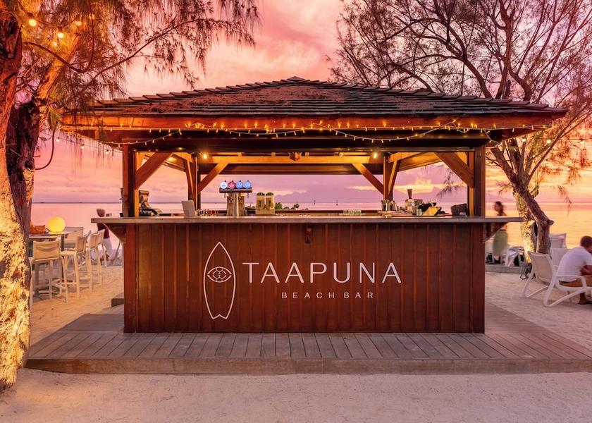 Windward Islands Punaauia Beach bar