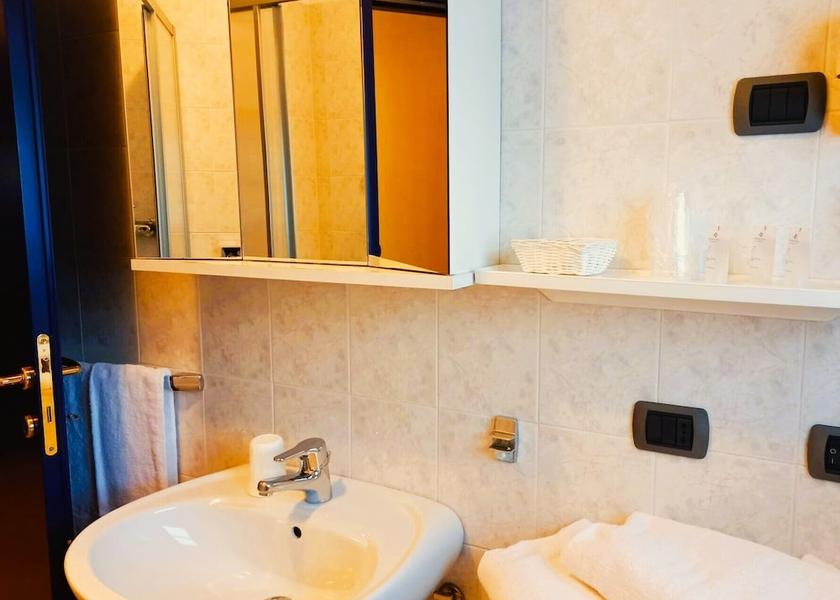 Lombardy Aprica Bathroom