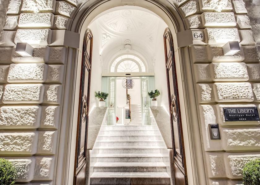 Lazio Rome Property entrance