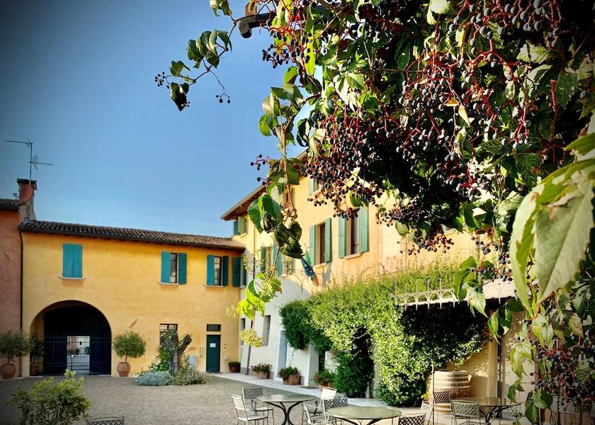 Lombardy Monzambano Courtyard