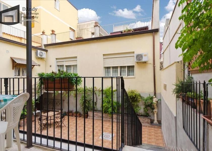 Sicily Belpasso Property Grounds