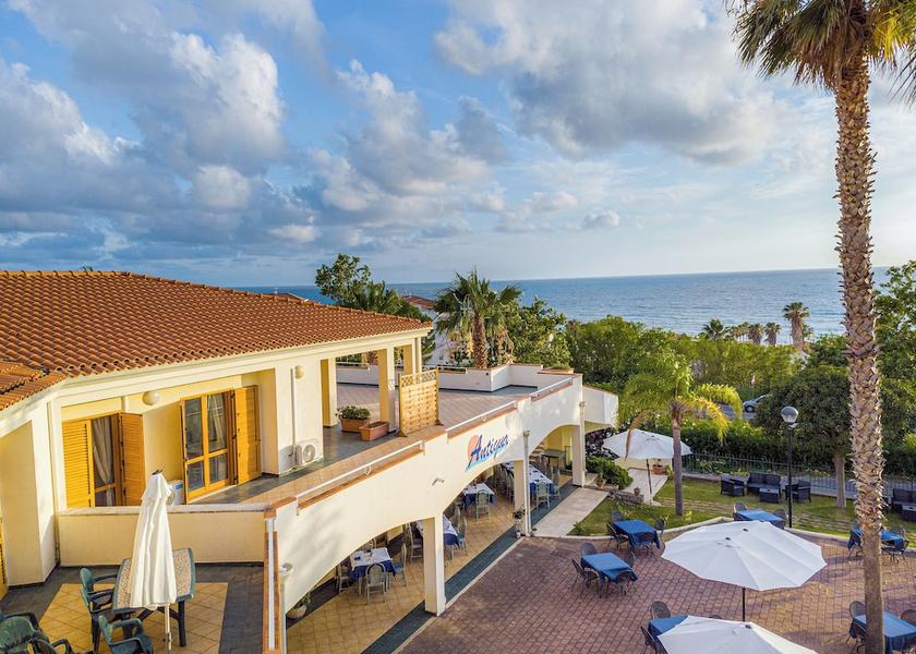 Calabria Bonifati Facade