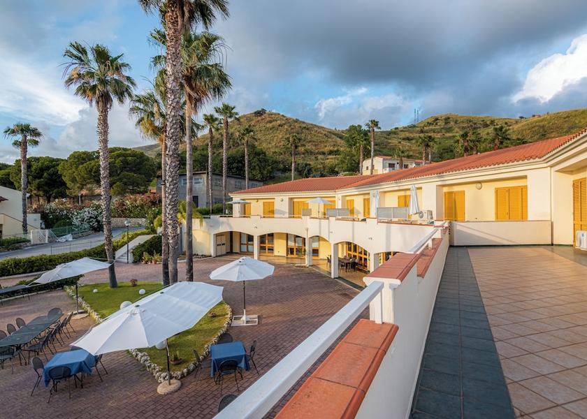 Calabria Bonifati Facade