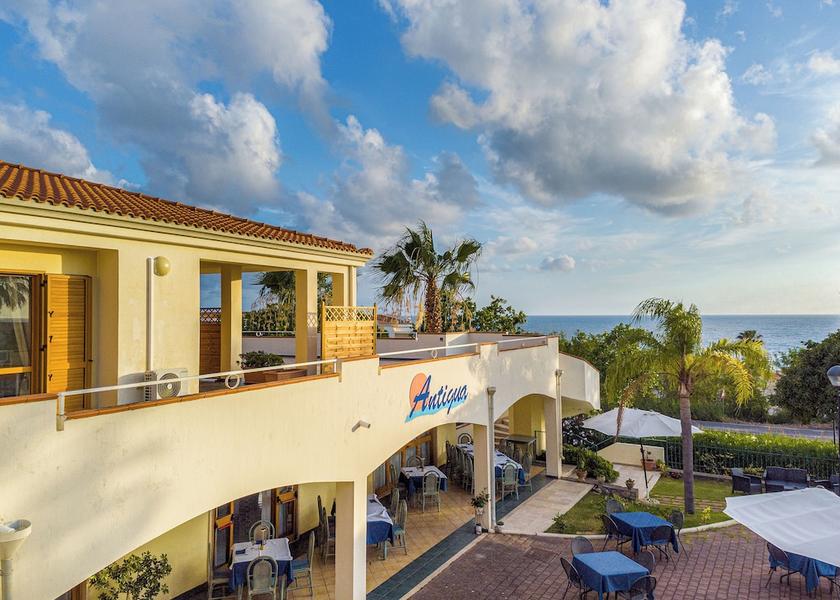 Calabria Bonifati Facade