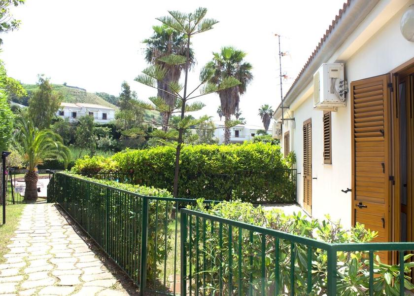 Calabria Bonifati Exterior Detail