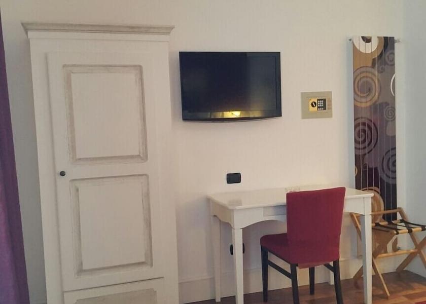 Campania Qualiano Room