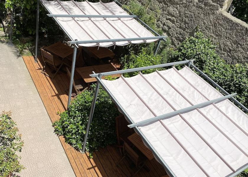 Campania Meta Exterior Detail