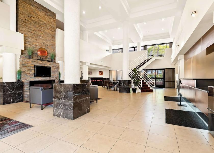 California Lake Forest Lobby