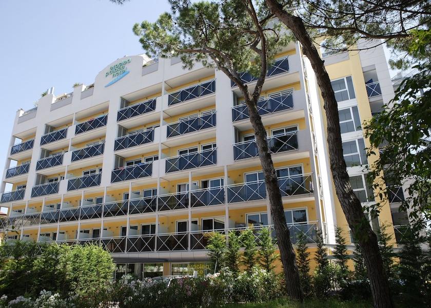 Veneto Eraclea Front of property