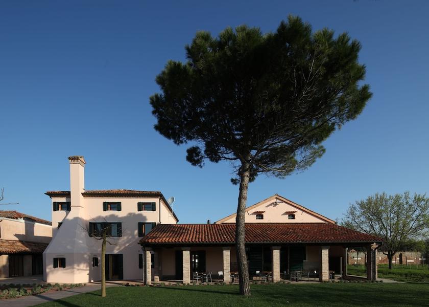Veneto Mazzorbo Exterior Detail