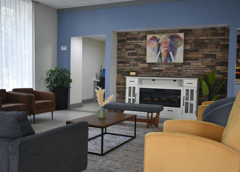 Georgia Smyrna Lobby