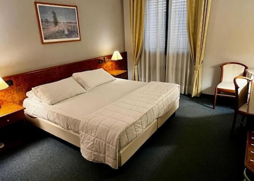 Lombardy Ossona Room