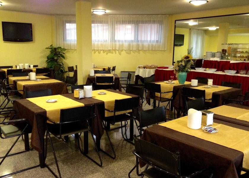 Lombardy Ossona Breakfast area