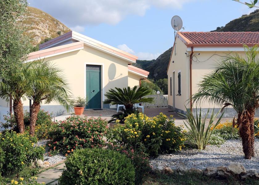 Calabria Drapia Property Grounds
