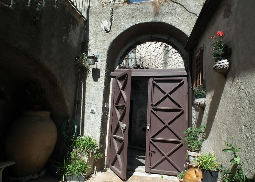 Calabria Gerace Entrance