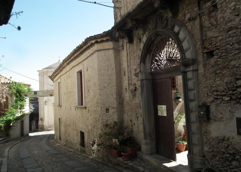 Calabria Gerace Entrance