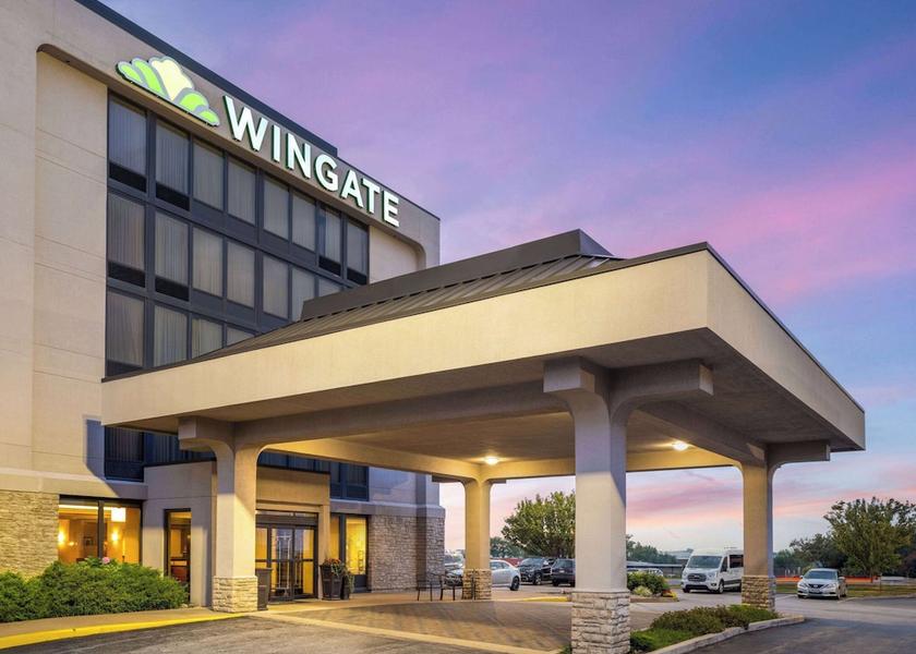 Missouri St. Ann Exterior Detail