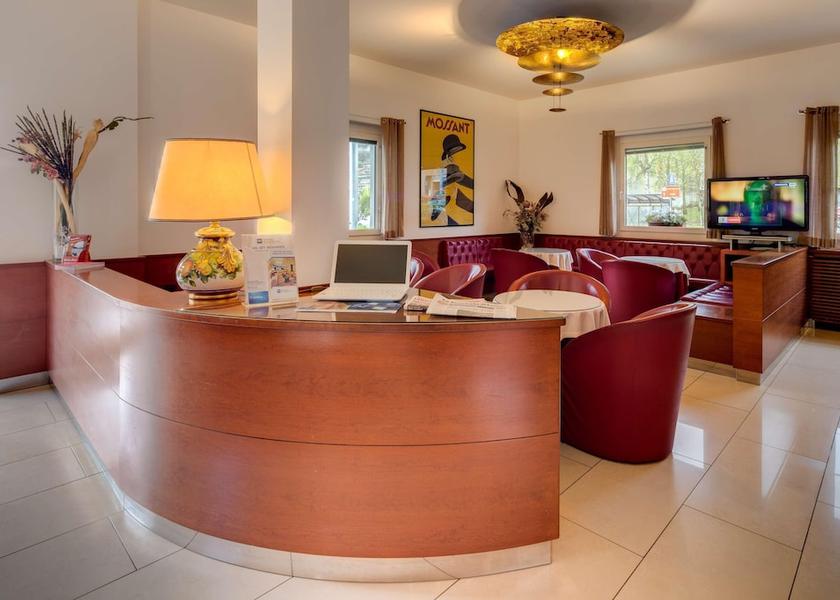 Lombardy Garlate Lobby