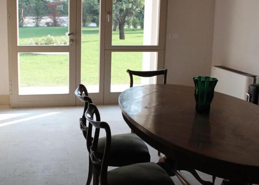 Veneto Montebelluna Interior Entrance