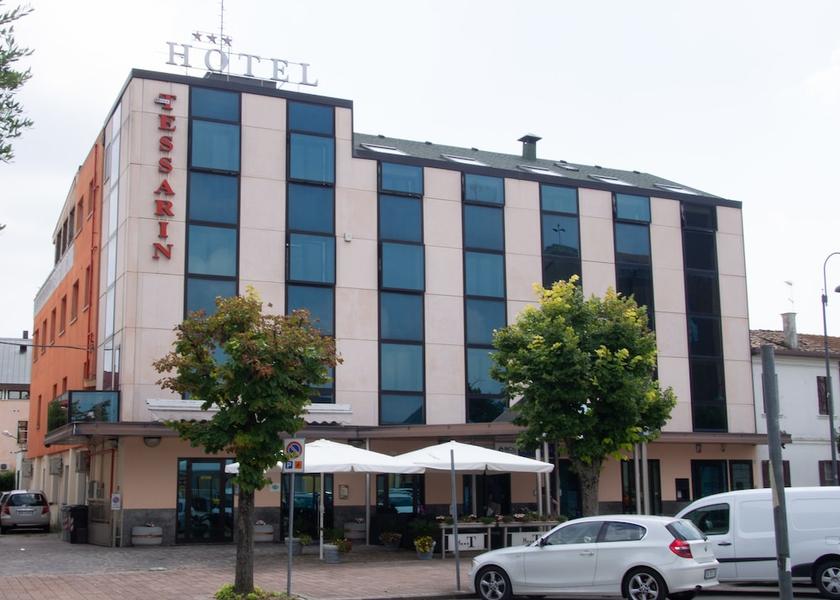 Veneto Taglio di Po Facade