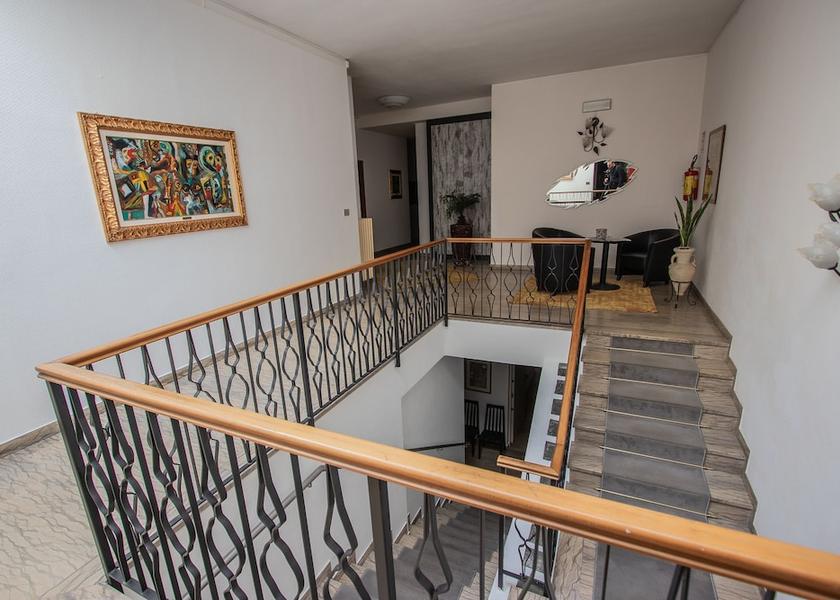 Lombardy Tirano Interior